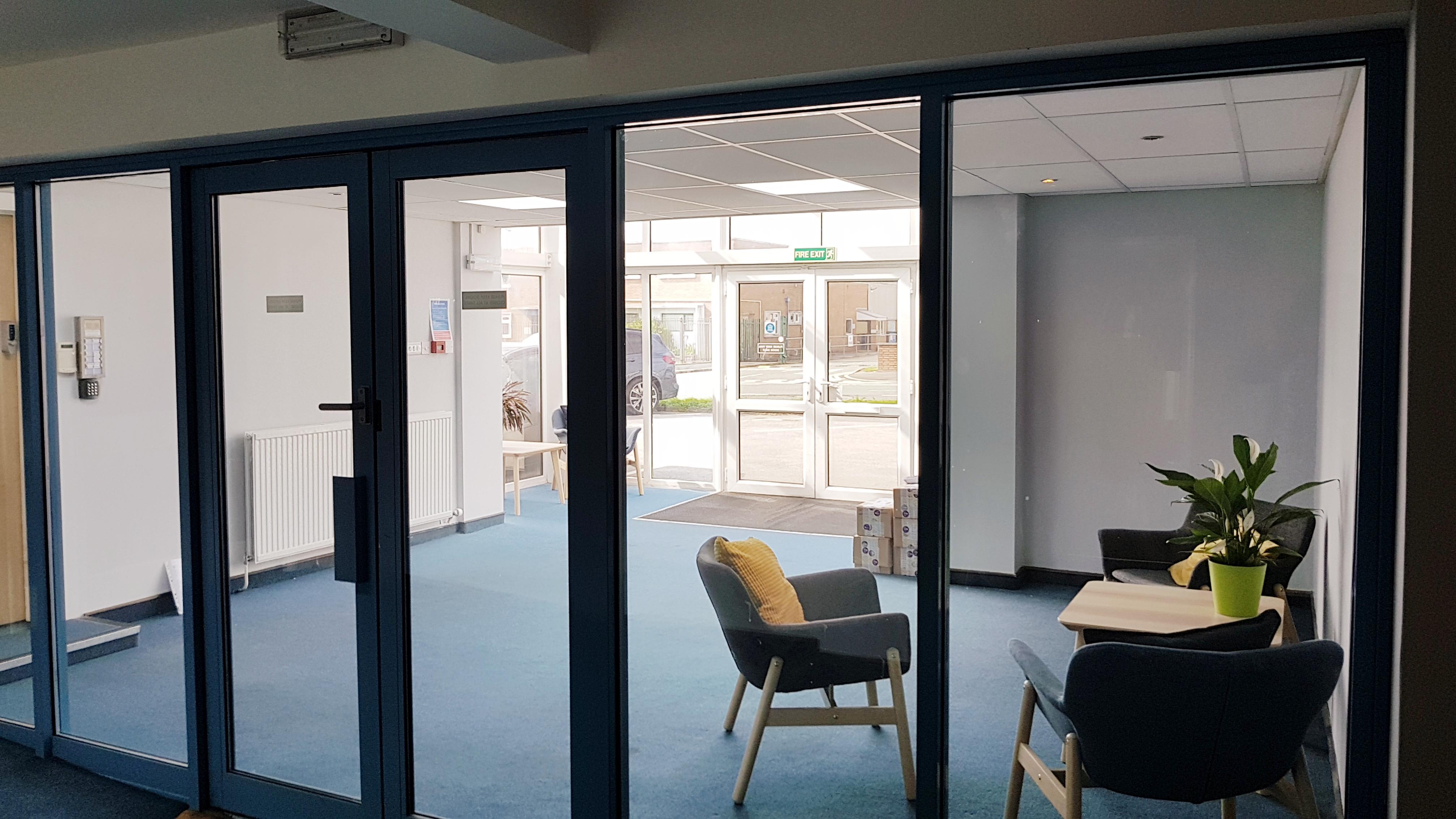 Office in Macclesfield - photo 2